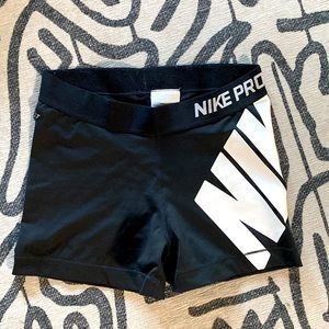 NIKE PRO DRI-FIT SHORTS WOMEN